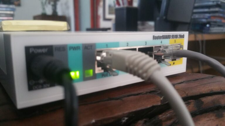 MikroTrick уже используют: маршрутизаторы MikroTik захватывают через открытый SSH